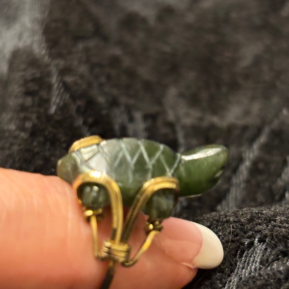 NWOT “ SALE” JADE TURTLE RING - Picture 3 of 11